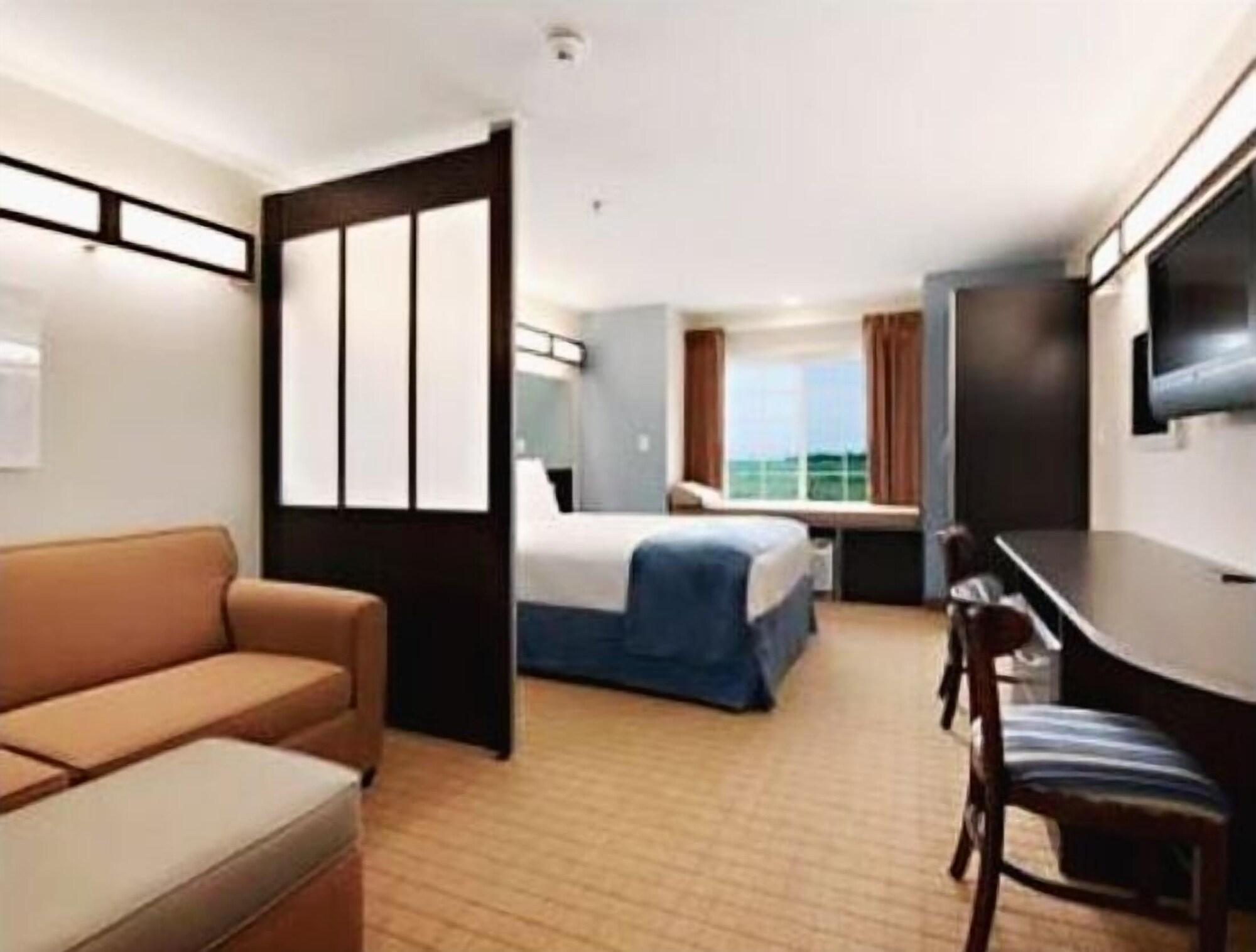 Three Rivers Inn & Suites بورت أرثر الغرفة الصورة