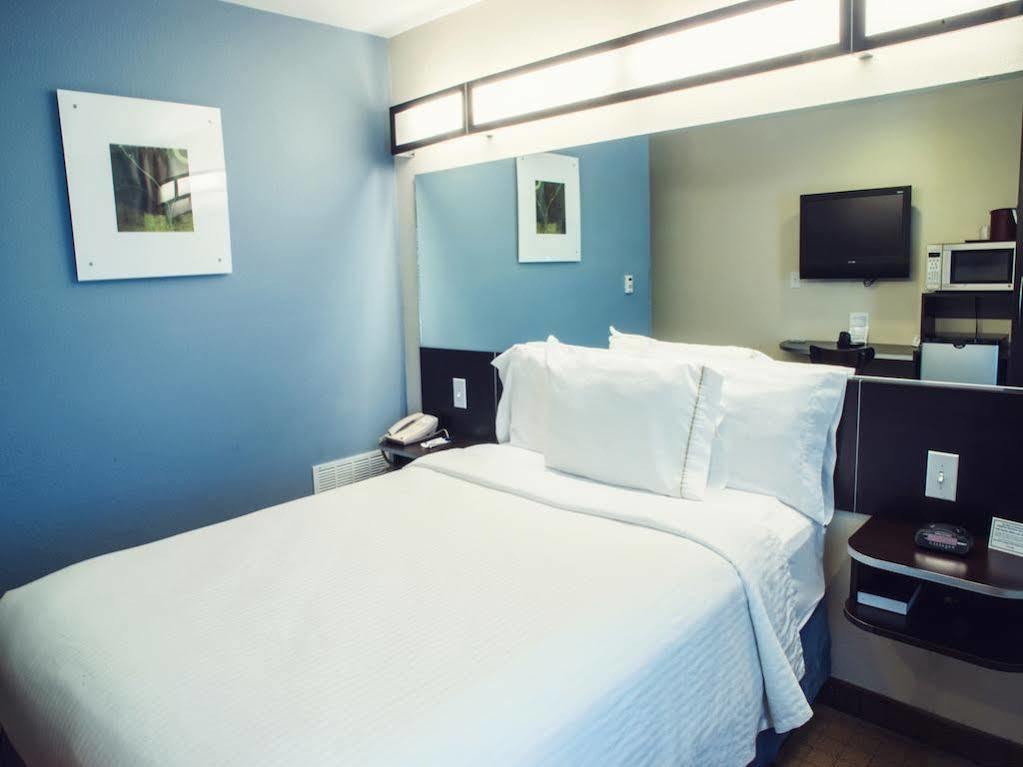 Three Rivers Inn & Suites بورت أرثر المظهر الخارجي الصورة